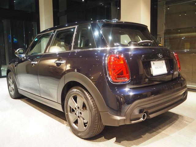MINI クーパーDプレミアムプラスパッケージクラシックトリム ワンオーナー 禁煙車 ディーゼル車 パーキングアシスト レーンキープアシスト リヤビューカメラ シートヒーター アダプティブクルーズコントロール オートライト Apple CarPlay(8枚目)