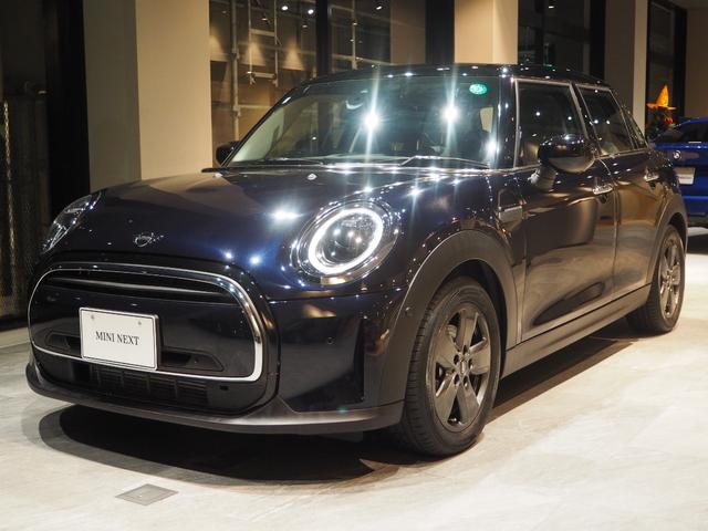 MINI クーパーDプレミアムプラスパッケージクラシックトリム ワンオーナー 禁煙車 ディーゼル車 パーキングアシスト レーンキープアシスト リヤビューカメラ シートヒーター アダプティブクルーズコントロール オートライト Apple CarPlay(9枚目)