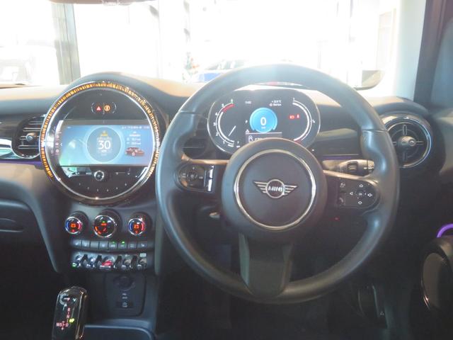 MINI クーパーDプレミアムプラスパッケージクラシックトリム ワンオーナー 禁煙車 ディーゼル車 パーキングアシスト レーンキープアシスト リヤビューカメラ シートヒーター アダプティブクルーズコントロール オートライト Apple CarPlay(23枚目)