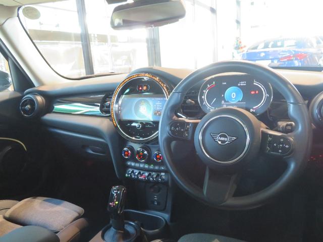 MINI クーパーDプレミアムプラスパッケージクラシックトリム ワンオーナー 禁煙車 ディーゼル車 パーキングアシスト レーンキープアシスト リヤビューカメラ シートヒーター アダプティブクルーズコントロール オートライト Apple CarPlay(24枚目)