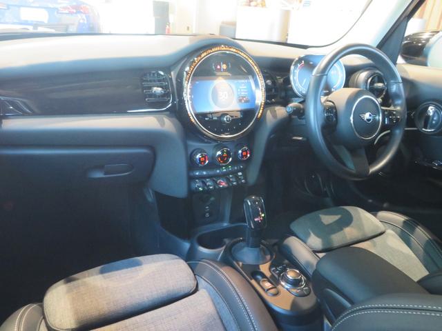 MINI クーパーDプレミアムプラスパッケージクラシックトリム ワンオーナー 禁煙車 ディーゼル車 パーキングアシスト レーンキープアシスト リヤビューカメラ シートヒーター アダプティブクルーズコントロール オートライト Apple CarPlay(26枚目)