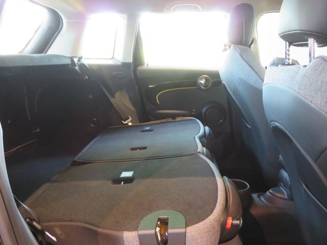 MINI クーパーDプレミアムプラスパッケージクラシックトリム ワンオーナー 禁煙車 ディーゼル車 パーキングアシスト レーンキープアシスト リヤビューカメラ シートヒーター アダプティブクルーズコントロール オートライト Apple CarPlay(30枚目)