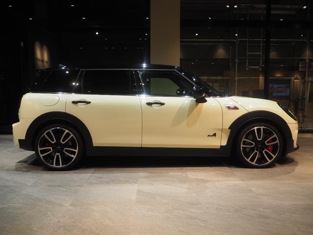 MINI ジョンクーパーワークス クラブマン ジョンクーパーワークス シートヒーター レーンキープアシスト リアビューカメラ アダプティブクルーズコントロール 障害物センサー 観音開きテールゲート 純正パドルシフト付ステアリング 4輪駆動(5枚目)
