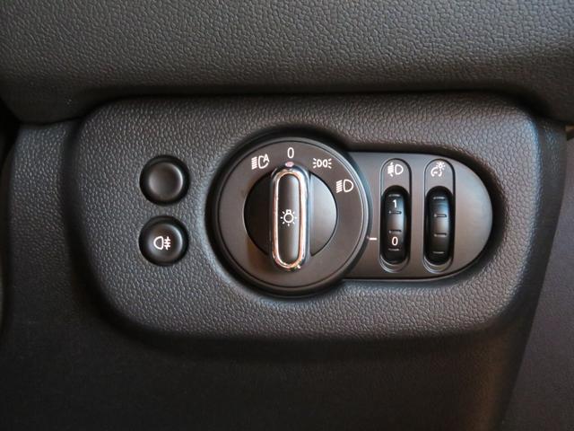 MINI ジョンクーパーワークス クラブマン ジョンクーパーワークス シートヒーター レーンキープアシスト リアビューカメラ アダプティブクルーズコントロール 障害物センサー 観音開きテールゲート 純正パドルシフト付ステアリング 4輪駆動(52枚目)