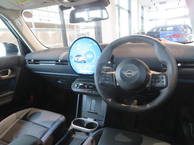 MINI クーパーC クラシック・トリム アダプティブクルーズコントロール アラウンドビューモニター パーキングアシスト レーンキープアシスト シートヒーター ステアリングヒーター オートマチックホールド Apple CarPlay 純正ナビ(16枚目)