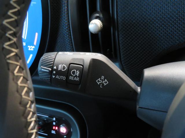 ＭＩＮＩ クーパーＣ　クラシック・トリム　禁煙車　アダプティブクルーズコントロール　全周囲カメラ　純正ナビ　シートヒーター　ステアリングヒーター　純正１７インチアロイホイール　レーンキープアシスト　パーキングアシスト（44枚目）
