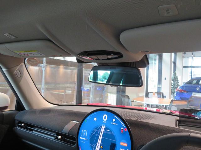 ＭＩＮＩ クーパーＣ　クラシック・トリム　禁煙車　アダプティブクルーズコントロール　全周囲カメラ　純正ナビ　シートヒーター　ステアリングヒーター　純正１７インチアロイホイール　レーンキープアシスト　パーキングアシスト（49枚目）