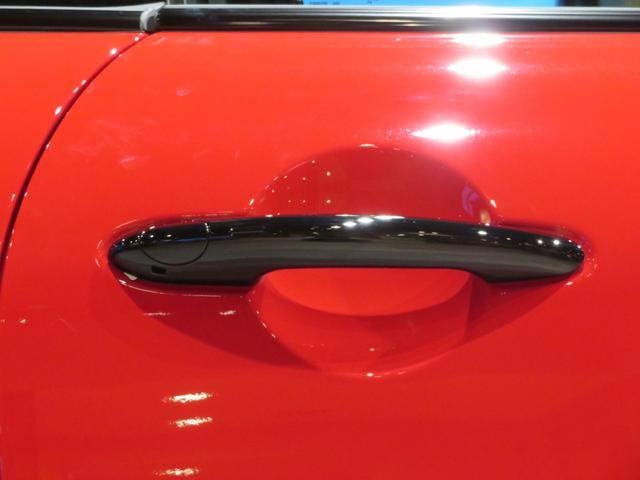 ＭＩＮＩ クーパーＣ　クラシック・トリム　禁煙車　アダプティブクルーズコントロール　全周囲カメラ　純正ナビ　シートヒーター　ステアリングヒーター　純正１７インチアロイホイール　レーンキープアシスト　パーキングアシスト（57枚目）