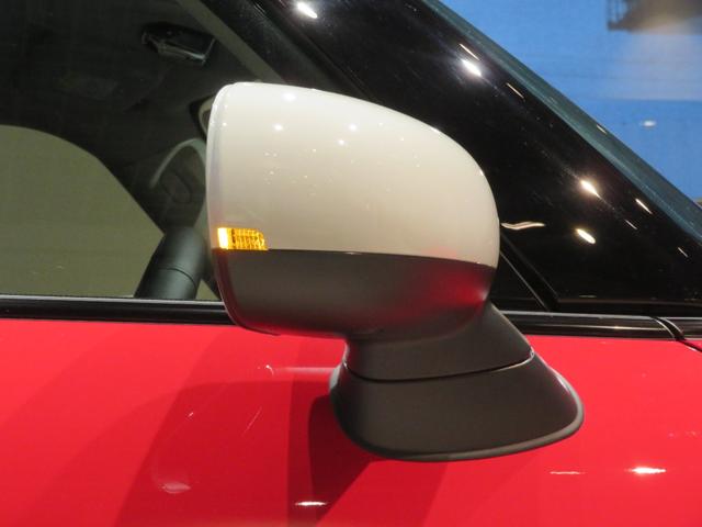 ＭＩＮＩ クーパーＣ　クラシック・トリム　禁煙車　アダプティブクルーズコントロール　全周囲カメラ　純正ナビ　シートヒーター　ステアリングヒーター　純正１７インチアロイホイール　レーンキープアシスト　パーキングアシスト（64枚目）