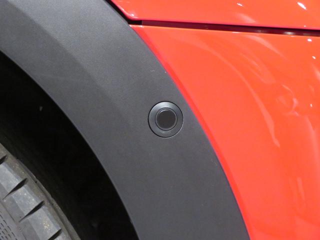 ＭＩＮＩ クーパーＣ　クラシック・トリム　禁煙車　アダプティブクルーズコントロール　全周囲カメラ　純正ナビ　シートヒーター　ステアリングヒーター　純正１７インチアロイホイール　レーンキープアシスト　パーキングアシスト（65枚目）