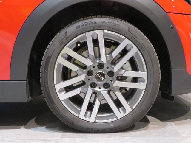 ＭＩＮＩ クーパーＣ　クラシック・トリム　禁煙車　アダプティブクルーズコントロール　全周囲カメラ　純正ナビ　シートヒーター　ステアリングヒーター　純正１７インチアロイホイール　レーンキープアシスト　パーキングアシスト（66枚目）