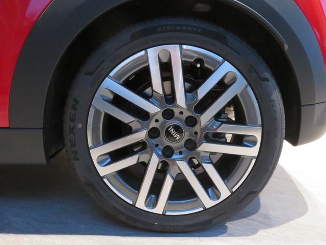 ＭＩＮＩ クーパーＣ　クラシック・トリム　禁煙車　アダプティブクルーズコントロール　全周囲カメラ　純正ナビ　シートヒーター　ステアリングヒーター　純正１７インチアロイホイール　レーンキープアシスト　パーキングアシスト（68枚目）