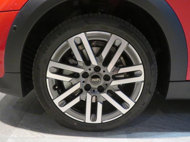 ＭＩＮＩ クーパーＣ　クラシック・トリム　禁煙車　アダプティブクルーズコントロール　全周囲カメラ　純正ナビ　シートヒーター　ステアリングヒーター　純正１７インチアロイホイール　レーンキープアシスト　パーキングアシスト（69枚目）