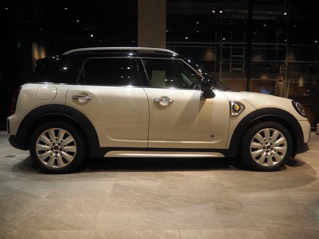 MINI クーパーS E クロスオーバー オール4 ワンオーナー 禁煙車 プラグインハイブリッド 4輪駆動 アダプティブクルーズコントロール リヤビューカメラ パーキングアシスト 純正ナビ ドライブレコーダー 障害物センサー(5枚目)