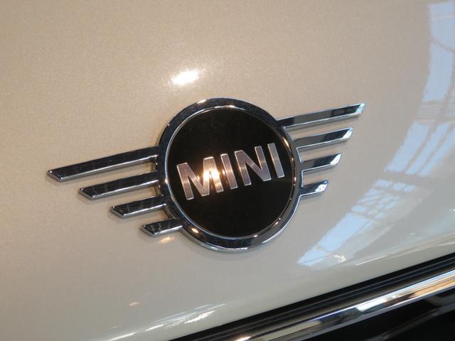 MINI クーパーS E クロスオーバー オール4 ワンオーナー 禁煙車 プラグインハイブリッド 4輪駆動 アダプティブクルーズコントロール リヤビューカメラ パーキングアシスト 純正ナビ ドライブレコーダー 障害物センサー(10枚目)