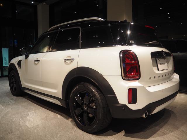 ＭＩＮＩ クーパーＤクロスオーバープレミアム＋Ｐクラシクトリム　ワンオーナー　禁煙車　ディーゼル車　パーキングアシスト　リヤビューカメラ　レーンキープアシスト　シートヒーター　障害物センサー　純正アロイホイール　フロントフォグランプ　ａｐｐｌｅ　ｃａｒｐｌａｙ（8枚目）