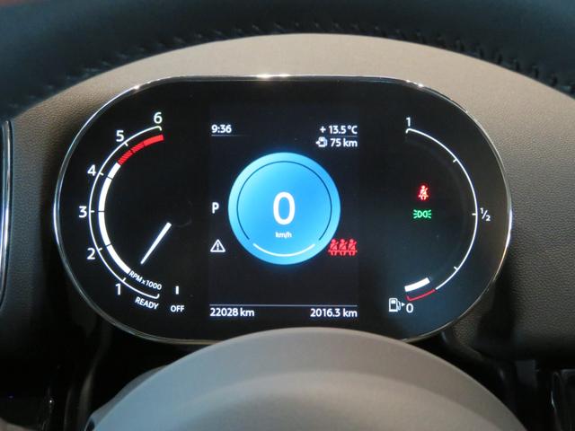 ＭＩＮＩ クーパーＤクロスオーバープレミアム＋Ｐクラシクトリム　ワンオーナー　禁煙車　ディーゼル車　パーキングアシスト　リヤビューカメラ　レーンキープアシスト　シートヒーター　障害物センサー　純正アロイホイール　フロントフォグランプ　ａｐｐｌｅ　ｃａｒｐｌａｙ（32枚目）