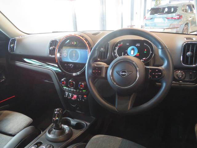 ＭＩＮＩ クーパーＤクロスオーバープレミアム＋Ｐクラシクトリム　ワンオーナー　禁煙車　ディーゼル車　パーキングアシスト　リヤビューカメラ　レーンキープアシスト　シートヒーター　障害物センサー　純正アロイホイール　フロントフォグランプ　ａｐｐｌｅ　ｃａｒｐｌａｙ（43枚目）