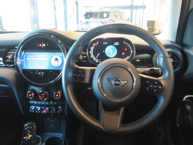 �V�����݌Ɏԗ������X�Ɠ��ׂ������Ă���܂��B������̎ԗ��ɂ��Ă̂��₢���킹�́A�O�O�V�W�|�U�O�S�W�|�W�O�W�O�@�i�����j�@�l�h�m�h��{�܂ł��C�y�ɂ��A�����������I