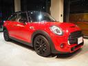 ＭＩＮＩ クーパーＳ　ワンオーナー　禁煙車　アダプティブクルーズコントロール　リヤビューカメラ　スポーツシート　純正アロイホイール　純正ナビ　障害物センサー　ルームミラー内蔵型ＥＴＣ２．０（4枚目）