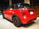 ＭＩＮＩ クーパーＳ　ワンオーナー　禁煙車　アダプティブクルーズコントロール　リヤビューカメラ　スポーツシート　純正アロイホイール　純正ナビ　障害物センサー　ルームミラー内蔵型ＥＴＣ２．０（8枚目）