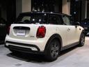 ＭＩＮＩ クーパー　クラシック・トリム　シートカバー（ブラック）　純正ナビゲーション　バックモニター　衝突被害軽減ブレーキ　パーキングアシスト　レーンキープアシスト　ＬＥＤヘッドライト（8枚目）