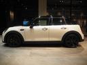 ＭＩＮＩ クーパーＳ　レゾリュート・エディション　特別仕様車　ワンオーナー　禁煙車　本革シート　シートヒーター　Ａｐｐｌｅ　ＣａｒＰｌａｙ　ドライブレコーダー　パーキングアシスト　車線逸脱警告　ランフラットタイヤ　障害物センサー（6枚目）