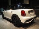 ＭＩＮＩ クーパーＳ　レゾリュート・エディション　特別仕様車　ワンオーナー　禁煙車　本革シート　シートヒーター　Ａｐｐｌｅ　ＣａｒＰｌａｙ　ドライブレコーダー　パーキングアシスト　車線逸脱警告　ランフラットタイヤ　障害物センサー（8枚目）
