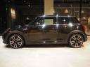 ＭＩＮＩ ジョンクーパーワークス　ジョンクーパーワークス　パーキングアシスト　車線逸脱警告　リヤビューカメラ　純正ナビ　アダプティブクルーズコントロール　障害物センサー　シートヒーター　ドライブレコーダー（6枚目）