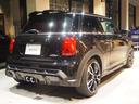 ＭＩＮＩ ジョンクーパーワークス　ジョンクーパーワークス　パーキングアシスト　車線逸脱警告　リヤビューカメラ　純正ナビ　アダプティブクルーズコントロール　障害物センサー　シートヒーター　ドライブレコーダー（7枚目）