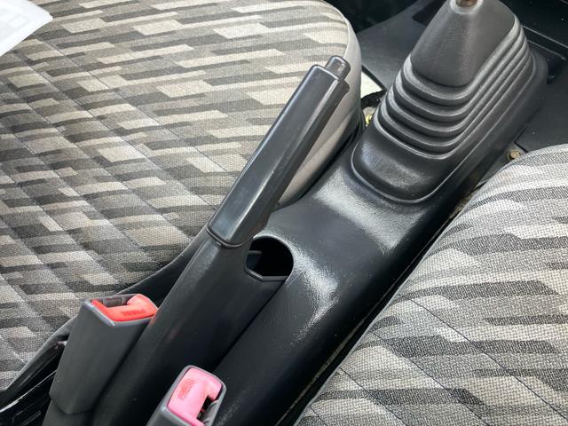 ハイゼットトラック スペシャル エアコン 4WD 最大積載量350kg マニュアル車 車検令和8年11月 走行距離70000キロ台 シガーソケット(20枚目)