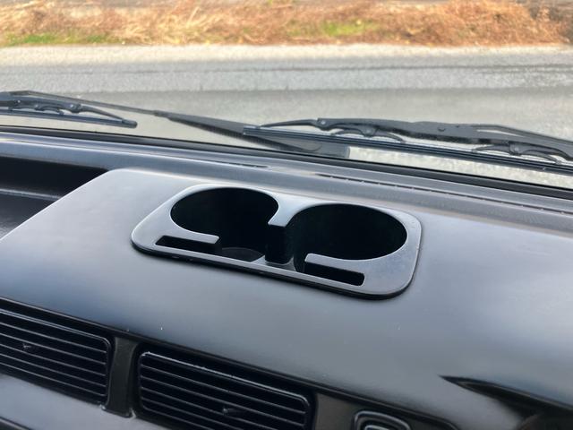 ハイゼットトラック スペシャル エアコン 4WD 最大積載量350kg マニュアル車 車検令和8年11月 走行距離70000キロ台 シガーソケット(23枚目)