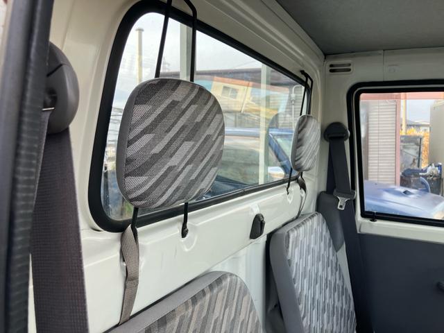 ハイゼットトラック スペシャル エアコン 4WD 最大積載量350kg マニュアル車 車検令和8年11月 走行距離70000キロ台 シガーソケット(24枚目)