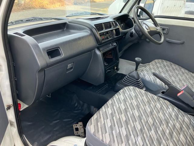 ハイゼットトラック スペシャル エアコン 4WD 最大積載量350kg マニュアル車 車検令和8年11月 走行距離70000キロ台 シガーソケット(26枚目)