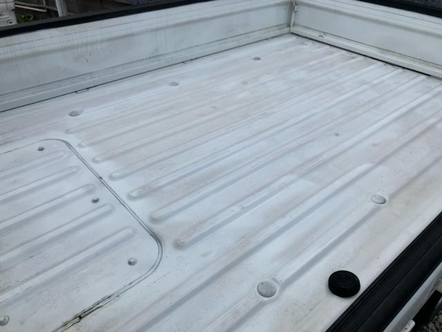 ハイゼットトラック スペシャル エアコン 4WD 最大積載量350kg マニュアル車 車検令和8年11月 走行距離70000キロ台 シガーソケット(29枚目)