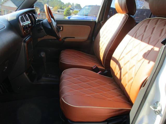 �y�L�x�ȃ��C���i�b�v���I���W�i���e�B�z�@�^�[�{�ԁE�l�s�ԁE�ᑖ�s�ԂȂǂ̊󏭎Ԃ��ϋɓI�Ɏ�舵���B�I���W�i���p�[�c�̃N���V�b�N�^�[�������v�͑S�ԗ��ɕW�������ƂȂ��Ă���A���N���V�b�N�ȕ��͋C�����o�B