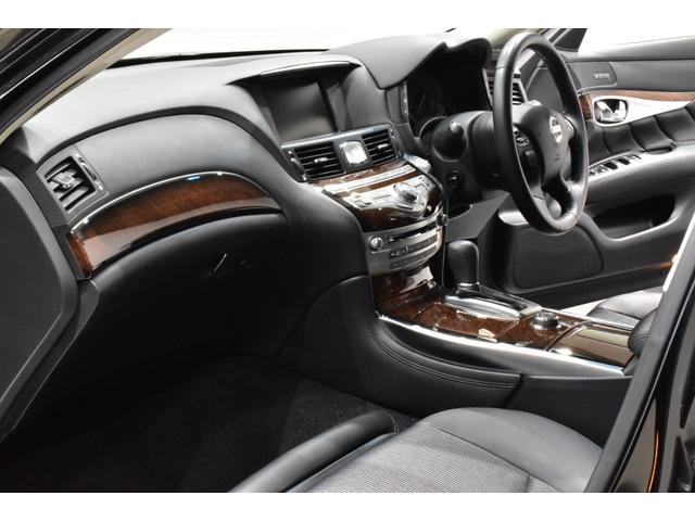 250GT サンルーフ ブラックハーフレザーシート Bluetooth HDD フルセグ サイドバックカメラ ETC 新品タナベ車高調 新品21インチタイヤホイール 新品フルエアロ 新品インフィニティエンブレム(13枚目)