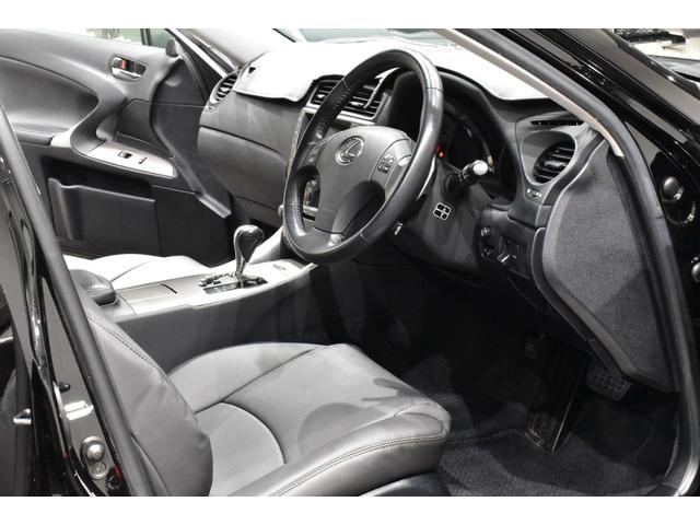 IS IS250 後期モデル/新品ブラックレザーシートカバー/Bluetooth/フルセグ/Bカメラ/新品20インチタイヤホイール/新品スピンドルエアロ/新品フルLEDヘッド/新品フルLEDテール/前後流れるウインカー(14枚目)