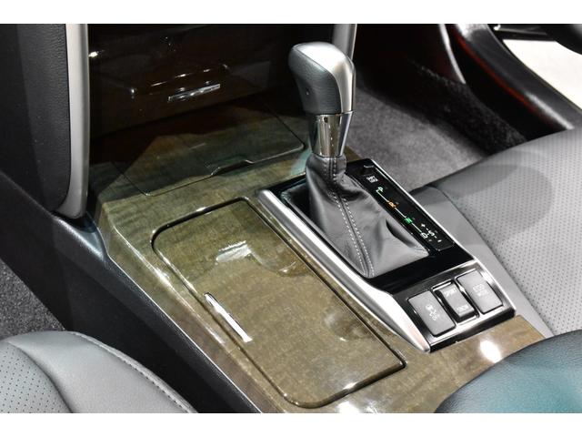 マークＸ ２５０Ｇ　後期モデル／ＲＤＳ仕様／新品ブラックレザーシート／新品２０インチタイヤホイール／新品エアロ／新品３眼ＬＥＤヘッド／新品ＬＥＤテール／前後流れるウインカー／ナビＴＶ／Ｂｌｕｅｔｏｏｔｈ／Ｂカメラ／ＥＴＣ（17枚目）