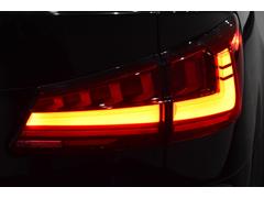 ☆ＬＥＤファイバーテールライト（流れるウインカー付）装備車！【ＬＥＤファイバーテールライトはハロゲンライトに比べ夜間の視認性にとても優れており、快適かつ安全なカーライフをお楽しみ頂けると思います！】☆ 4