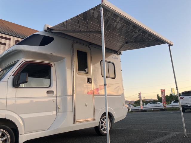 キャリイトラック 　キャンピングカー　ＡＴ　バックカメラ　タープ　ソラーパネル　梯子　ナビ　ＡＭ／ＦＭ　ＡＵＸ　パワーステアリング　エアコン（3枚目）