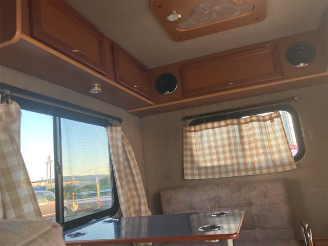 キャリイトラック 　キャンピングカー　ＡＴ　バックカメラ　タープ　ソラーパネル　梯子　ナビ　ＡＭ／ＦＭ　ＡＵＸ　パワーステアリング　エアコン（6枚目）