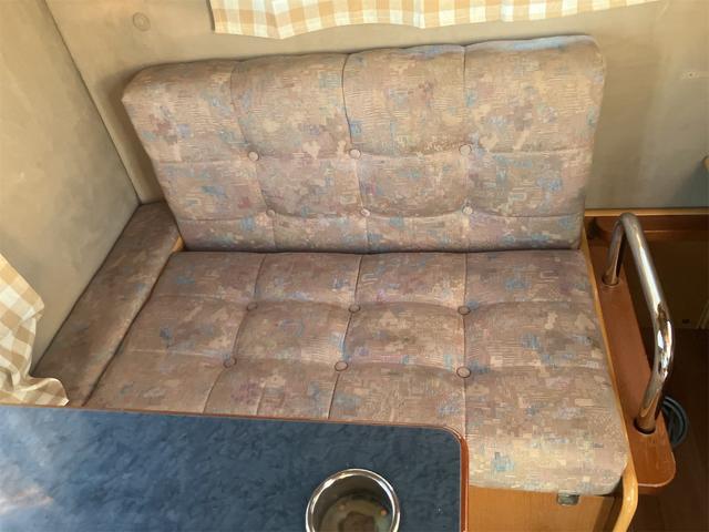 キャリイトラック 　キャンピングカー　ＡＴ　バックカメラ　タープ　ソラーパネル　梯子　ナビ　ＡＭ／ＦＭ　ＡＵＸ　パワーステアリング　エアコン（11枚目）