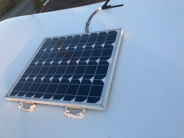 キャリイトラック 　キャンピングカー　ＡＴ　バックカメラ　タープ　ソラーパネル　梯子　ナビ　ＡＭ／ＦＭ　ＡＵＸ　パワーステアリング　エアコン（14枚目）