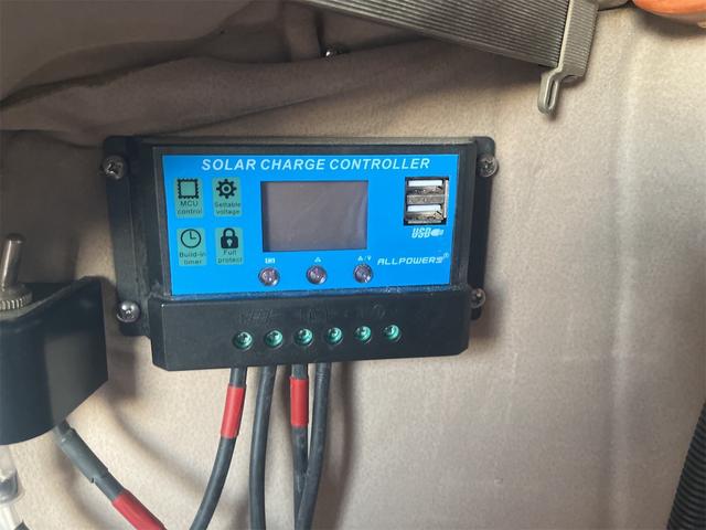 キャリイトラック 　キャンピングカー　ＡＴ　バックカメラ　タープ　ソラーパネル　梯子　ナビ　ＡＭ／ＦＭ　ＡＵＸ　パワーステアリング　エアコン（15枚目）