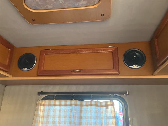 キャリイトラック 　キャンピングカー　ＡＴ　バックカメラ　タープ　ソラーパネル　梯子　ナビ　ＡＭ／ＦＭ　ＡＵＸ　パワーステアリング　エアコン（24枚目）