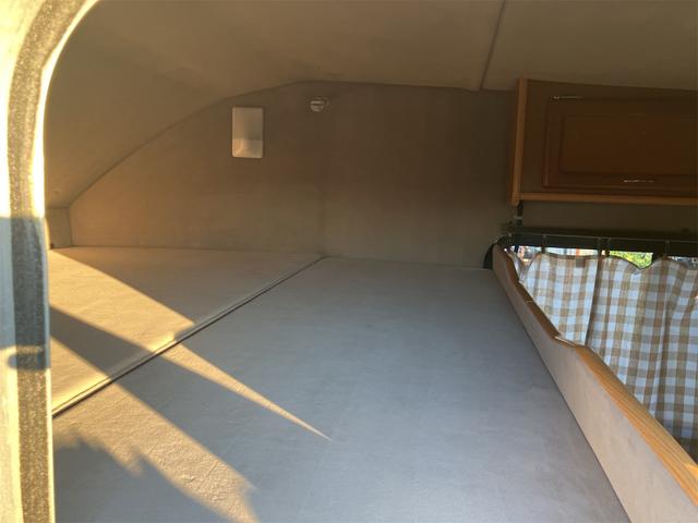キャリイトラック 　キャンピングカー　ＡＴ　バックカメラ　タープ　ソラーパネル　梯子　ナビ　ＡＭ／ＦＭ　ＡＵＸ　パワーステアリング　エアコン（25枚目）