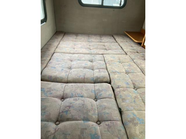 キャリイトラック 　キャンピングカー　ＡＴ　バックカメラ　タープ　ソラーパネル　梯子　ナビ　ＡＭ／ＦＭ　ＡＵＸ　パワーステアリング　エアコン（28枚目）