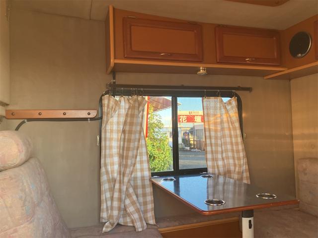 キャリイトラック 　キャンピングカー　ＡＴ　バックカメラ　タープ　ソラーパネル　梯子　ナビ　ＡＭ／ＦＭ　ＡＵＸ　パワーステアリング　エアコン（30枚目）