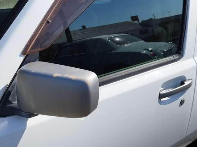 ラシーン ft タイプII 4WD 車検整備付 走行124000Km 4速オートマ ホワイト Wエアバッグ ABS ルーフレール 背面タイヤ レトロパネル ガソリン車(10枚目)